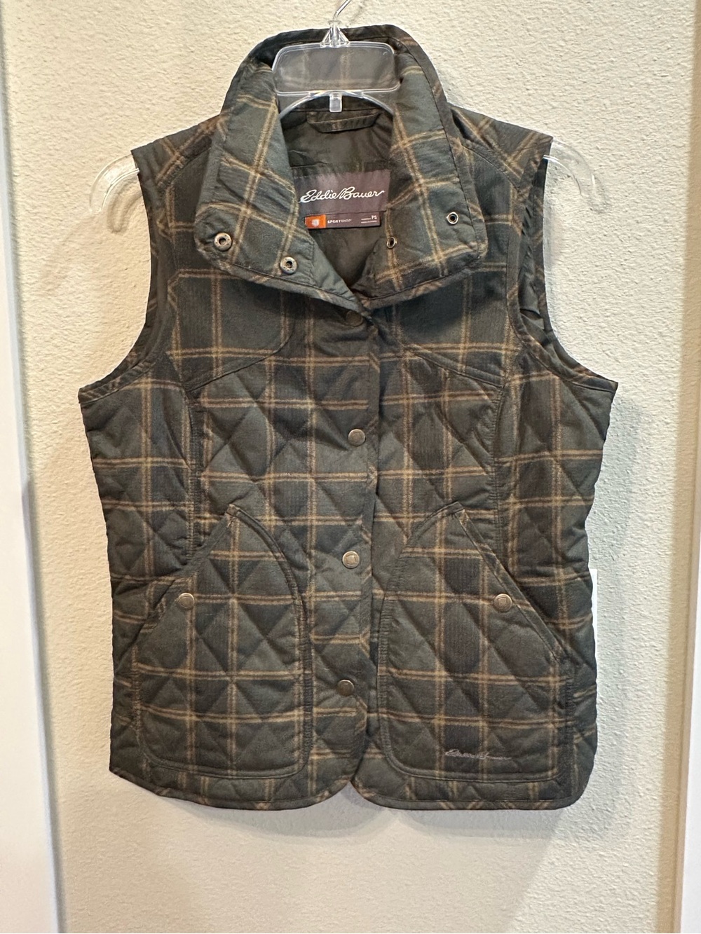 Eddie Bauer Quilted Plaid Vest in Olive and Brown, size Petite Small